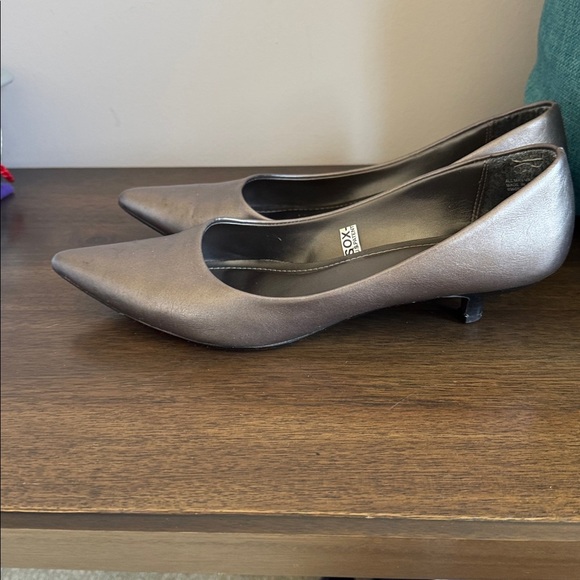 Mossimo Supply Co. Black Leather Upper Shoes - Picture 2 of 4